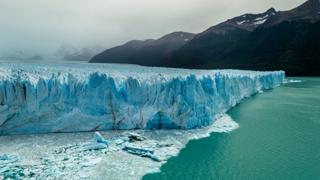  CALAFATE & USHUAIA EN AVION 