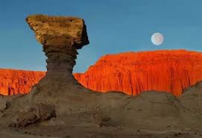 TALAMPAYA Y VALLE DE LA LUNA EN BUS - FERIADO JUNIO